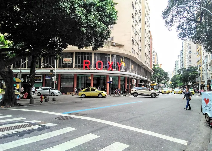 Copacabana 3 quartos ar cond a 2 qds da praia