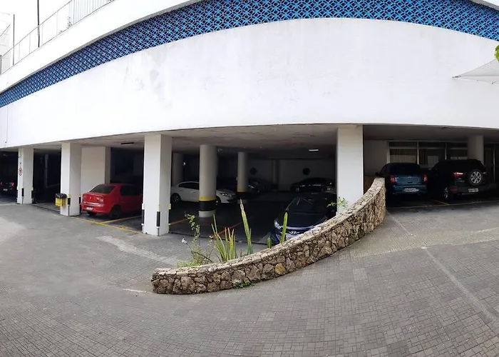 Ipanema Alto Padrão, 03 quartos com suíte, 03 banheiros, portaria 24h