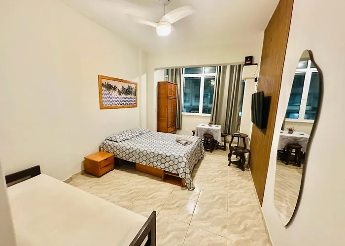 Ocean Post 4 Copacabana - apartamento completo no melhor ponto de Copacabana , a 200m da praia e 350m do metrô Rio de Janeiro, Brasil