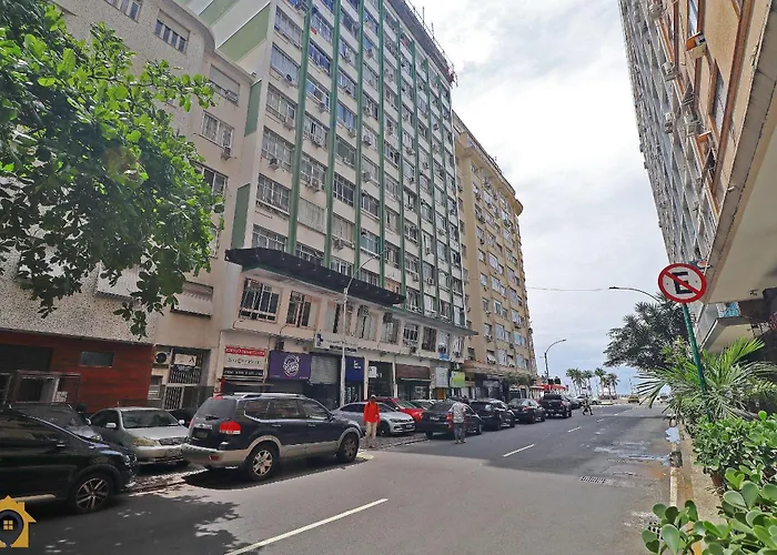 Studio na quadra da praia, estação de metro 5min andando, mercados e comércios próximos