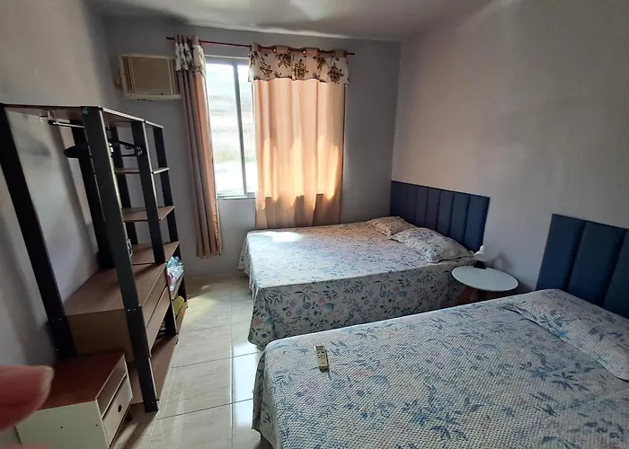 Casa com 2 Camas Queen e 1 King em Quartos Climatizados