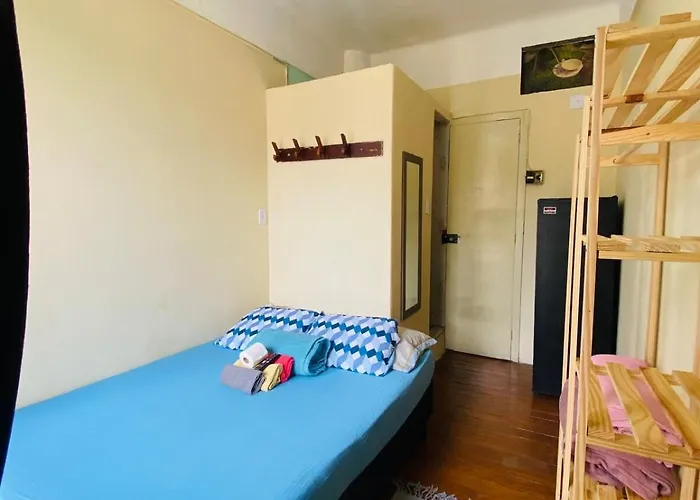 Small Simple Single Suite 305