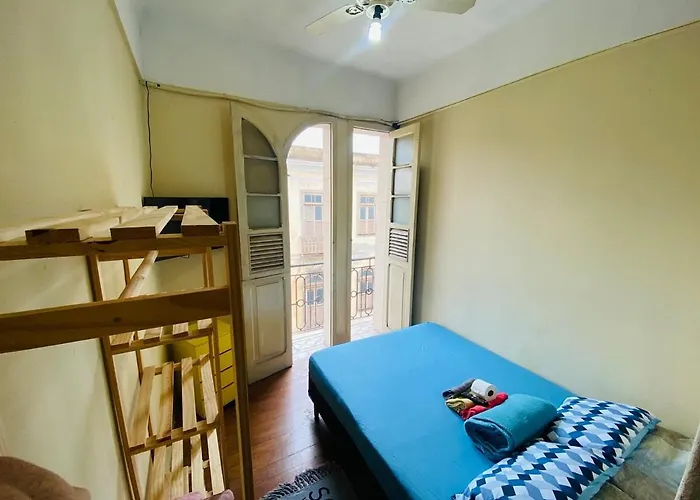 Small Simple Single Suite 305