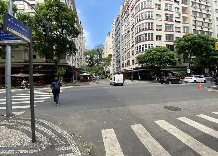 Lindo e luxuoso apto no coração de Copacabana