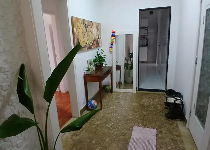 Quarto Em Frente A Praia Com Banheiro Privativo Num Apartamento Compartilhado - Room With Private Bathroom In A Shared Apartment Rio de Janeiro, Brasil
