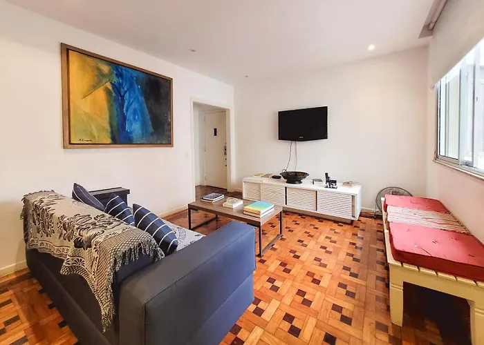 Apartamento no coração de Copacabana - Localização privilegiada - 50 metros da praia
