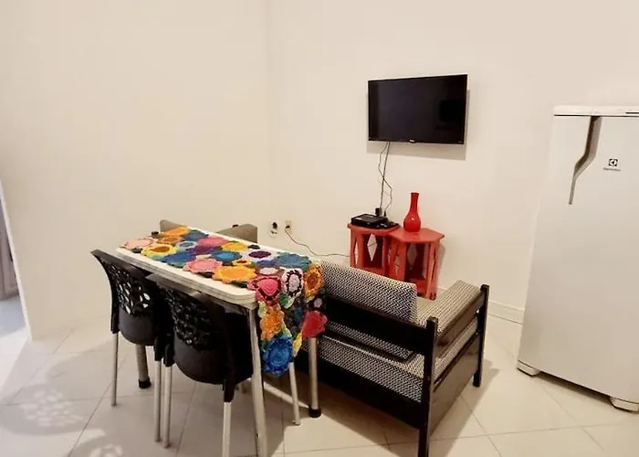 Ape próximo a metro e shopping tudo na porta