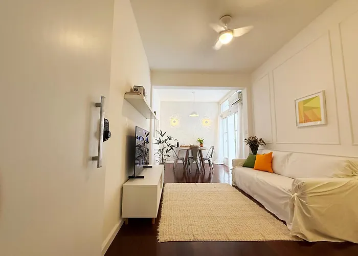 Cozy Flat In Leblon Five Steps From The Beach