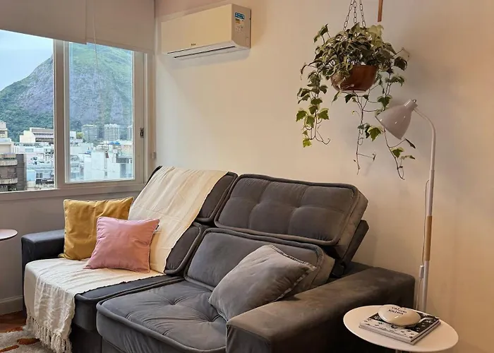 Espaçoso apt 2quartos a Passos da Praia de Ipanema