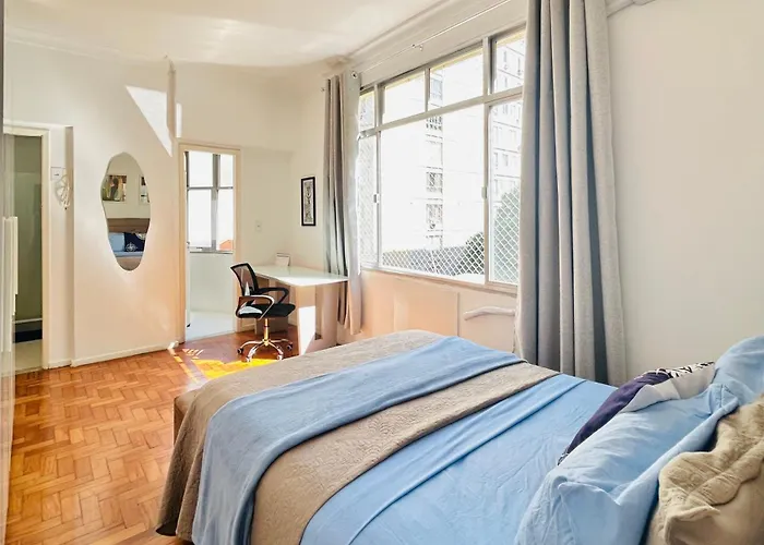 RioSouth Apartments - Quarto e Sala CONFORTO e ESPAÇOSO, Wi-Fi 500 mega, ideal para familias e grupos a 8 mins da Praia de Copacabana