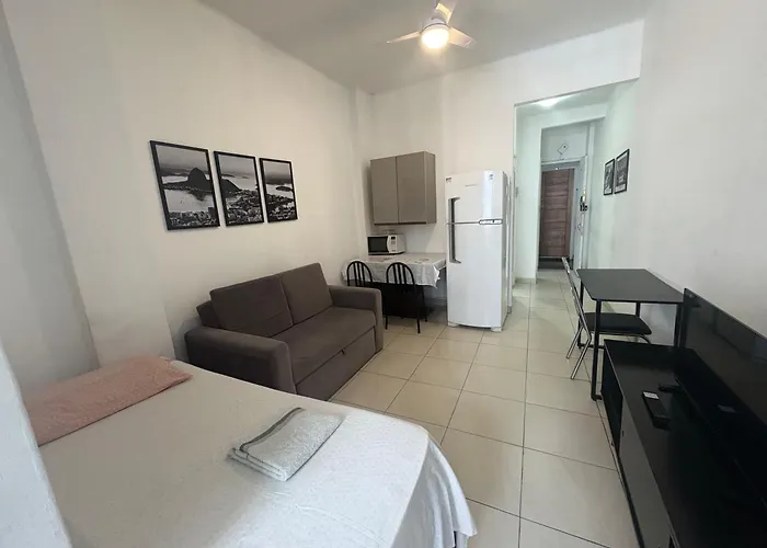STUDIO com entrada na Av Atlântica praia de Copacabana, próximo de Ipanema, ar, Wi-Fi e Netflix, pauloangerami AA3806