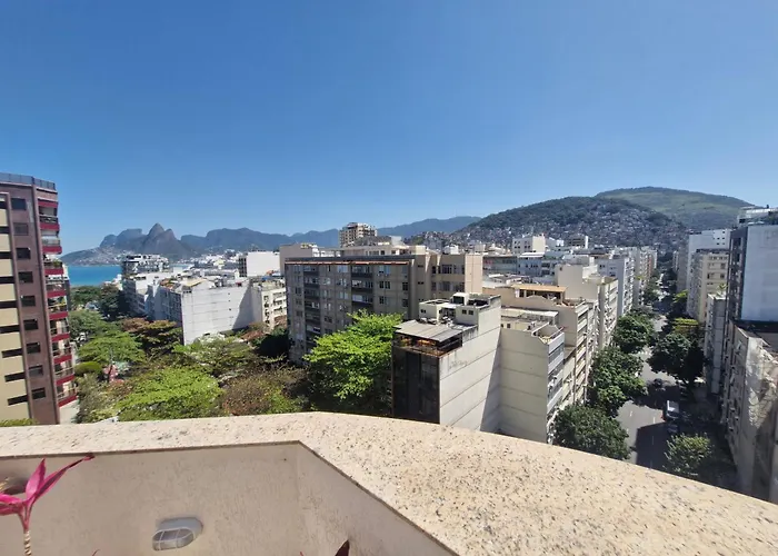 Cobertura Arpoador com piscina privativa, vista mar, garagem, portaria 24 horas