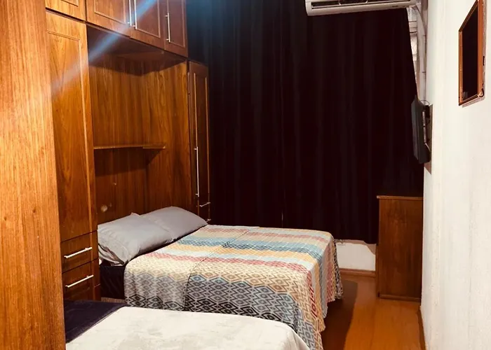 Excelente Ap Quarto E Sala Aceito 5 Pessoas Posto 6 Copa Ao Lado Da Delegacia 13 Dp Rio de Janeiro, Brasil
