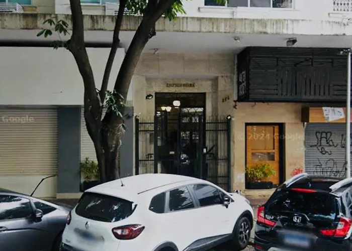 Suite Com Cama Casal, Banheiro Privativo E Tv Com Streaming