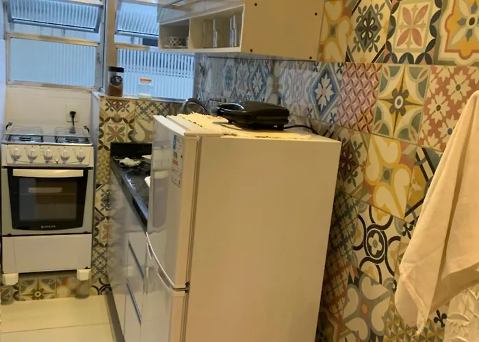 Apartamento 1 quarto com varanda com vista para o mar