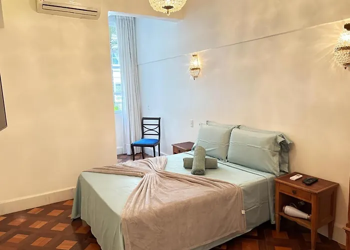 Excelente 2 quartos Copacabana bem localizado