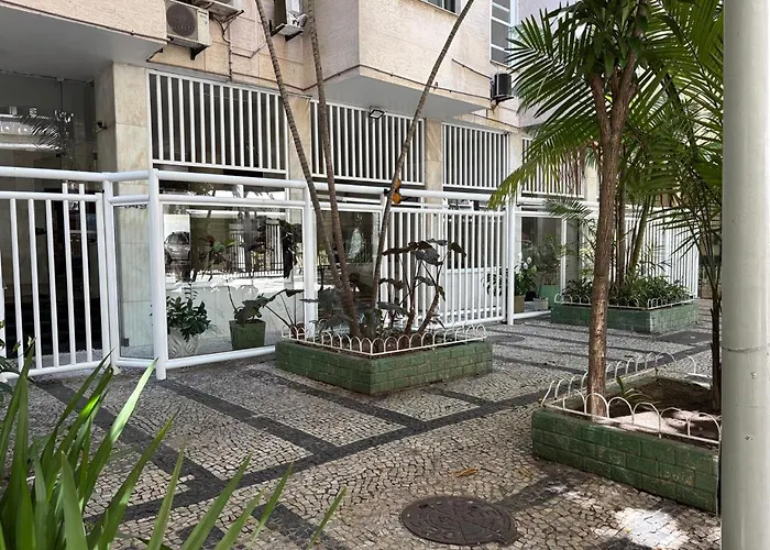 Excelente 2 quartos Copacabana bem localizado