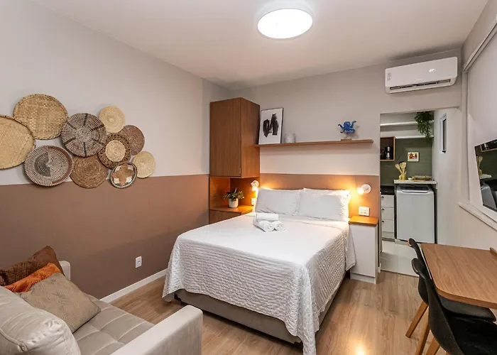 Studio Moderno e aconchegante a 100m do metrô, 700m da Praia e do Aterro do Flamengo, conforto e tranquilidade no coração do Rio!