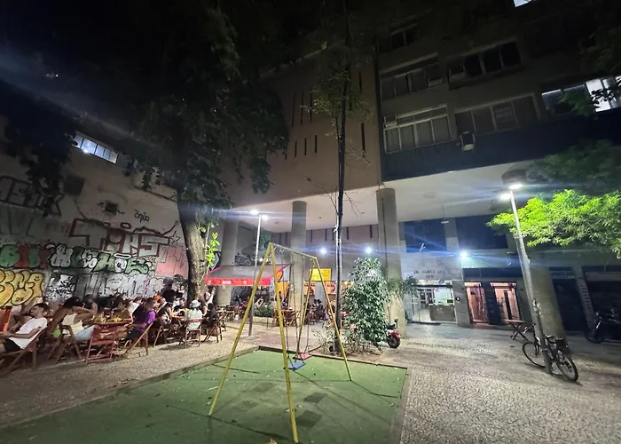 partamento a Passos do Metrô da Glória! Silêncio e Portaria 24h