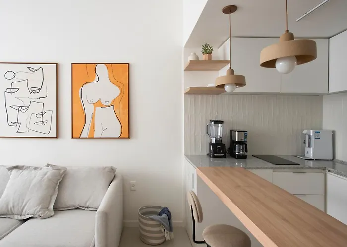 New Studio One Block From Copacabana Beach & Ipanema!