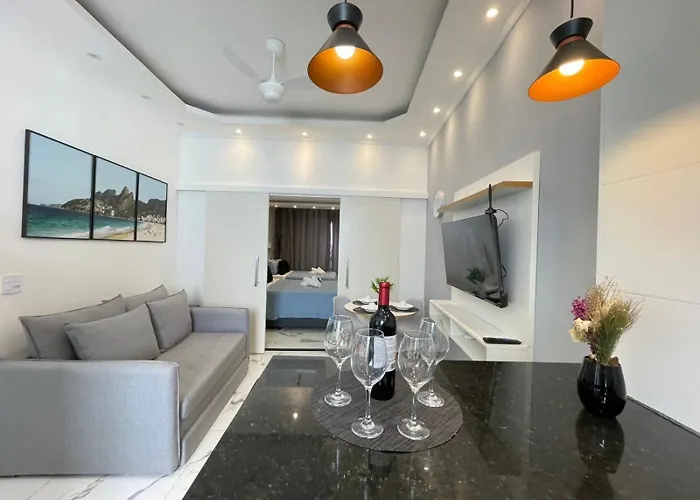 Copacabana Beach House III, 50 Metros da Praia, Moderno e Aconchegante