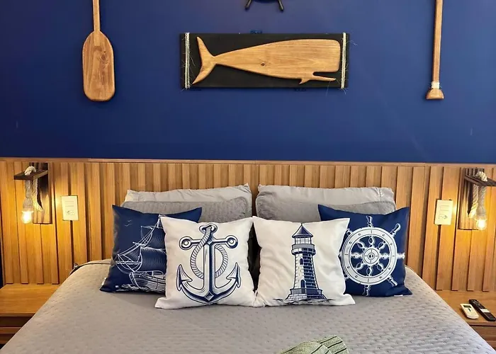 Explorer Bar - Sea Breeze Room