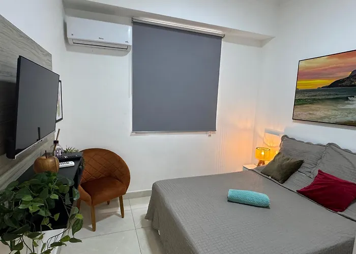 Stay Just 2 Blocks From Copacabana Beach Cozy & Convenient Retreat!