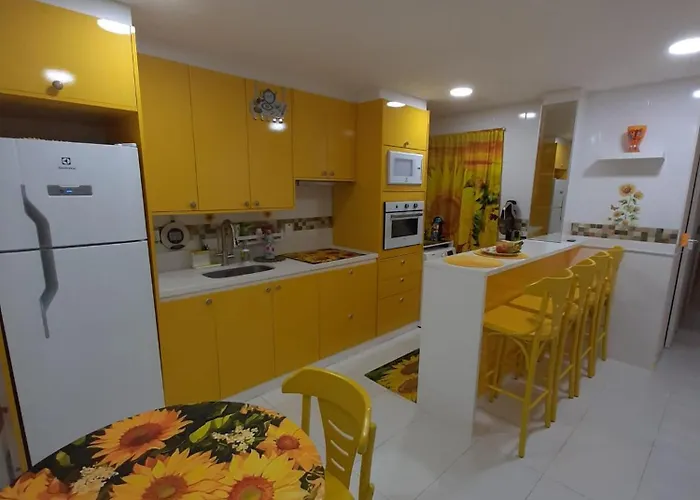 Quarto confortável pertinho da praia