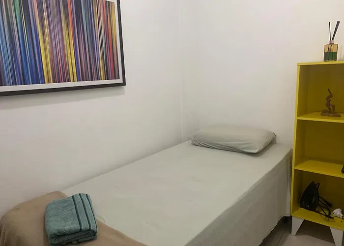 Quarto individual e independente na Praia de Copacabana