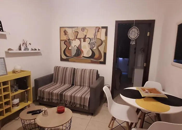 SCR- Copacabana- Lindo no Posto 2 na Quadra da Praia