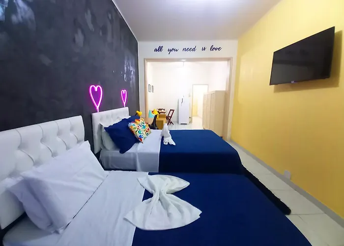 Espaçoso apto na Praia de Copacabana TC1010