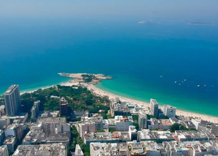 Pousada Fullano _ Entre Copacabana e Ipanema – Suítes Privativas Confortáveis!