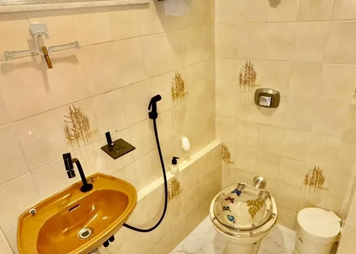 Quarto DOMICILIAR INDIVIDUAL com banheiro exclusivo no Leblon