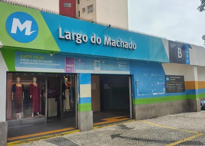 Flamengo, á 5 minutos do Aterro, frente ao Metrô