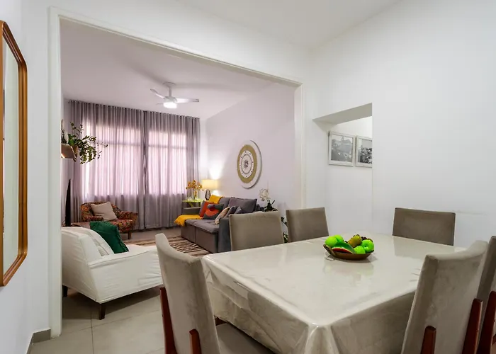 Espaçoso apartamento reformado em Copacabana Rio de Janeiro, Brasil