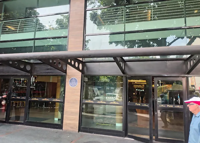 Lindo Loft, frente ao Metrô, a 5 minutos do Aterro