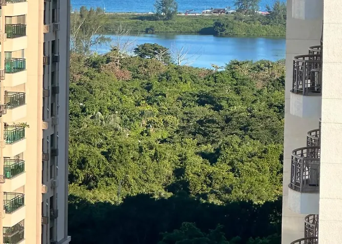 Flat na Barra da Tijuca - Premium - Com Cozinha, Microondas, Estacionamento, Balsa para Praia, Academia, Muito lindo, Confortável e Aconchegante