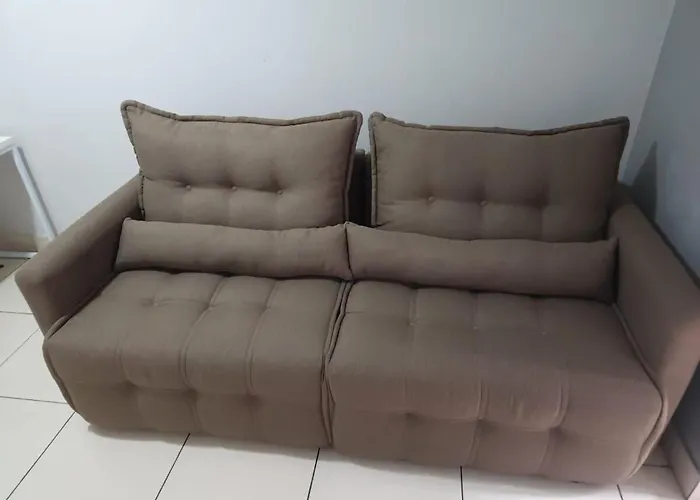 Quarto e sala perto da praia de Copacabana e metrô
