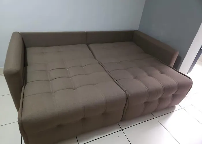 Quarto e sala perto da praia de Copacabana e metrô