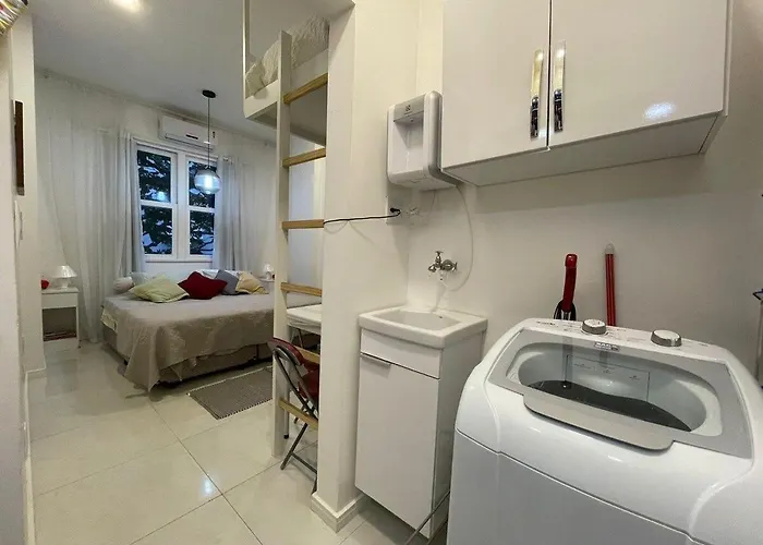 Studio na quadra da praia de Copacabana