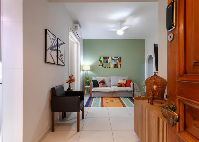 charmoso apartamento na quadra da praia