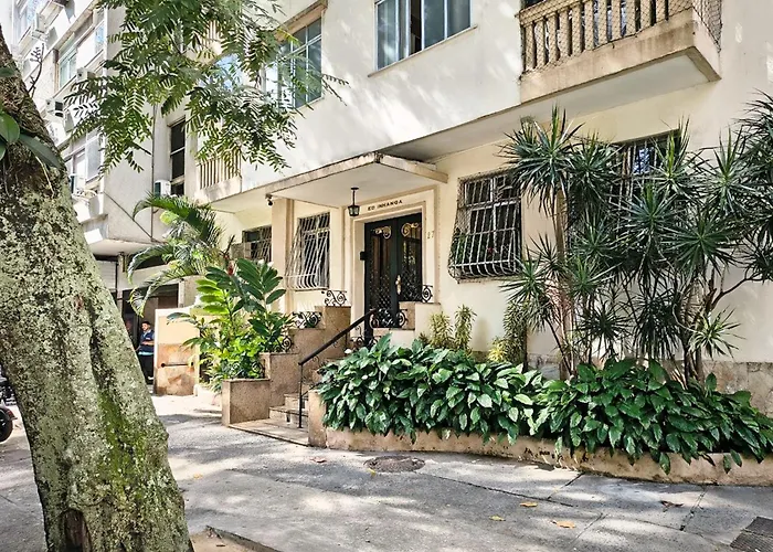charmoso apartamento na quadra da praia