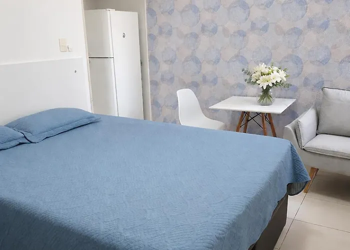 Quarto e sala em Copacabana
