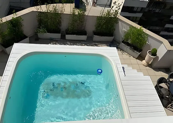 Cobertura Arpoador com piscina privativa, vista mar, garagem, portaria 24 horas