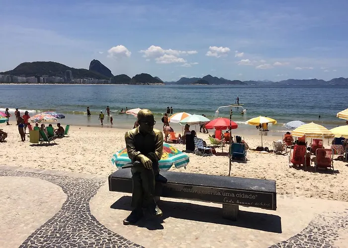 COPACABANA QUADRA DA PRAIA, 2 Quartos e Sala - NO POSTO 6